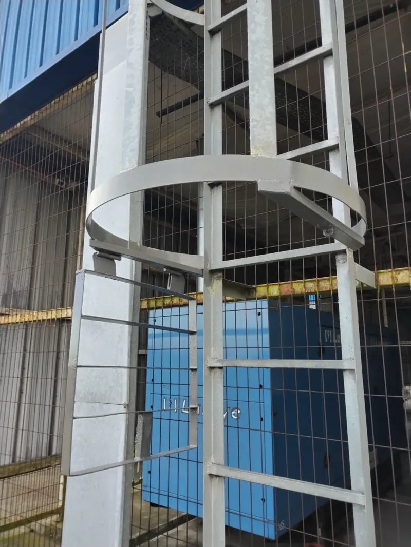 Reparación de una compuerta o escotilla.